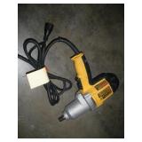 DEWALT 1/2 IN DRIVE IMPACT GUN