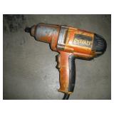 DEWALT 1/2 IN DRIVE IMPACT GUN