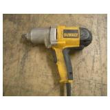 DEWALT 1/2 IN DRIVE IMPACT GUN