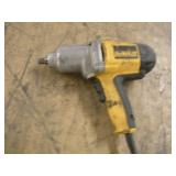 DEWALT 1/2 IN DRIVE IMPACT GUN