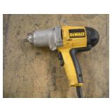 DEWALT 1/2 IN DRIVE IMPACT GUN