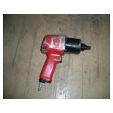 UNIVERSAL TOOL 1/2 IN DRIVE PNEUMATIC IMPACT GUN