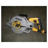 DEWALT 7 1/4 IN WORM DRIVE CIRCULAR SAW