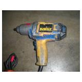 DEWALT 1/2 IN DRIVE IMPACT GUN