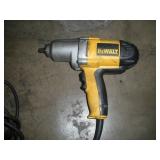 DEWALT 1/2 IN DRIVE IMPACT GUN