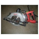 MILWAUKEE 7 1/4 IN WORM DRIVE CIRCULAR SAW
