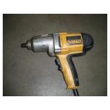 DEWALT 1/2 IN DRIVE IMPACT GUN