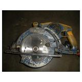 DEWALT 7 1/4 IN WORM DRIVE CIRCULAR SAW
