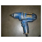 DEWALT 1/2 IN DRIVE IMPACT GUN