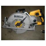 DEWALT 7 1/4 IN WORM DRIVE CIRCULAR SAW