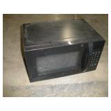 AMAZON BASICS 700W MICROWAVE 17X14X11