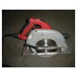 MILWAUKEE 7 1/4 IN CIRCULAR SAW