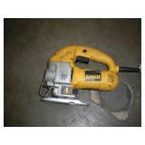 DEWALT SCROLL SAW W/ KEYLESS CHUCK