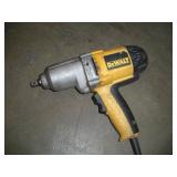 DEWALT 1/2 IN DRIVE IMPACT GUN
