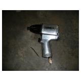 UNIVERSAL TOOL 1/2 IN DRIVE PNEUMATIC IMPACT GUN