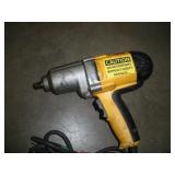 DEWALT 1/2 IN DRIVE IMPACT GUN