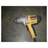 DEWALT 1/2 IN DRIVE IMPACT GUN
