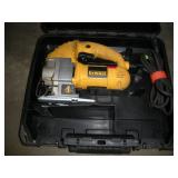 DEWALT SCROLL SAW W/ KEYLESS CHUCK