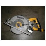 DEWALT 7 1/4 IN WORM DRIVE CIRCULAR SAW