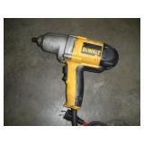 DEWALT 1/2 IN DRIVE IMPACT GUN