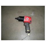 UNIVERSAL TOOL 1/2 IN DRIVE PNEUMATIC IMPACT GUN