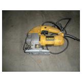 DEWALT SCROLL SAW W/ KEYLESS CHUCK