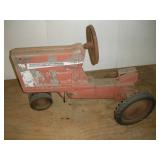 Vintage Farmall Tractor Ride On Toy 19"x36"x26" Vintage Farmall Tractor Ride On Toy 19"x36"x26"