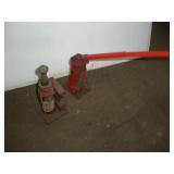 (2) 1 1/2 Ton Cylinder Jacks (2) 1 1/2 Ton Cylinder Jacks