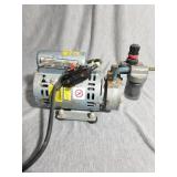 Gast 1532-V106-G557X vacuum pump with 200psi flow