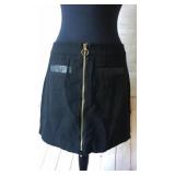 Express - Short skirt. Zip front with leather