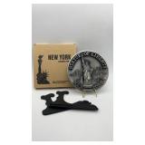 Full Metal New York Decor Plate | Statue of