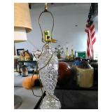 Beautiful cut glass design lamp. Metal base, No