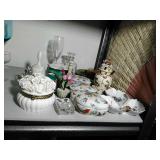 Corner shelf lot. Assessment of China items.