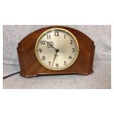 Vintage Mantle Clock. Electric and tested. Works.