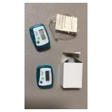 Lot of approximately 400 pedometers