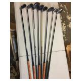 Lot of 8 left handed golf clubs