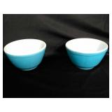 Lot of 2 small vintage blue Pyrex 6" bowls