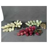 Lot of 3 Quarts grapes