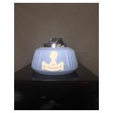 Wedgewood Blue Jasper wear Queen Elizabeth II
