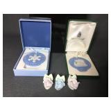 Pair of Wedgwood ornaments and miniature roses