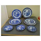 16 pc Blue Willow plates
