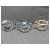 Lot of 3 sugar and creamer