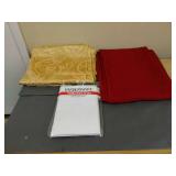 Lot of 3 assorted table cloths