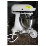 Kitchen Aide Classic Plus Stand Mixer