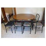 Kitchen Table w 6 Chairs