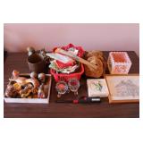 Figurines & Collectibles