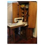 Singer Machine with Hideaway Cabinet