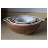 Vintage Pyrex Early Cinderella Mixing Bowl Set