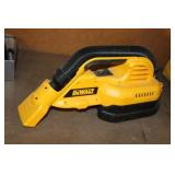 DeWalt DC515 1/2gal 18V Wet/Dry Vac