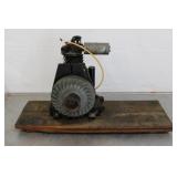 Briggs & Stratton Gas Engine